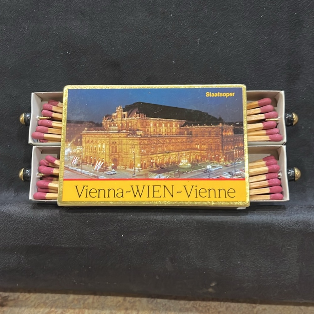 Vienna Opera House (Staatsoper) matchbook keepsake - Picture 2 of 4
